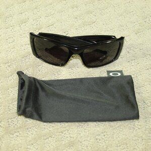 Oakley Fuel Cell Polarized Sunglasses, Case & Protective Bag - Matte Black/Grey